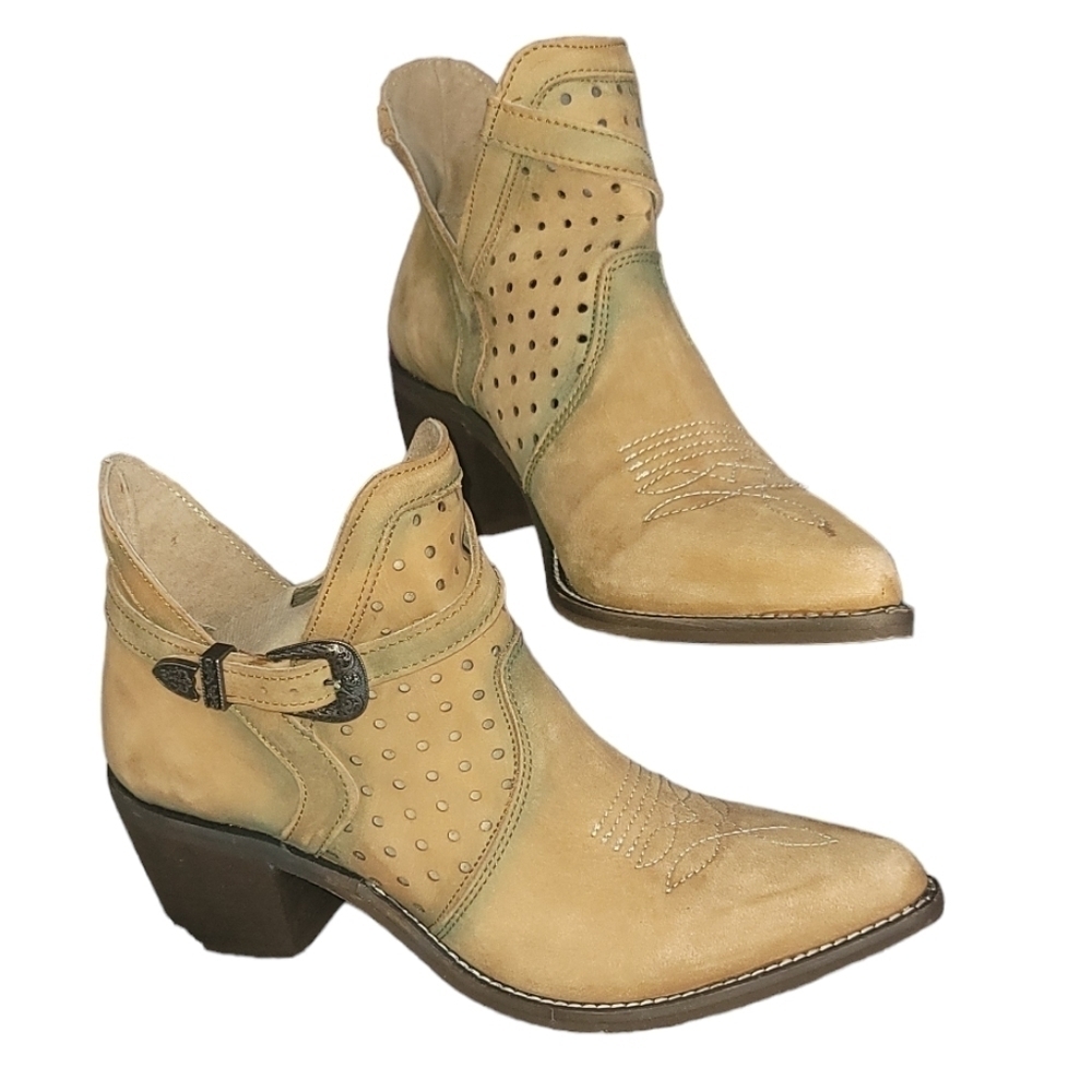 Circle G Distressed Leather Western Cutout Ankle Boots NWT - Picture 9 of 16